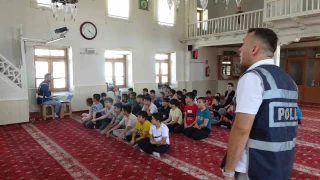 Öğrencilere akran zorbalığı ve siber suçlar hakkında eğitim