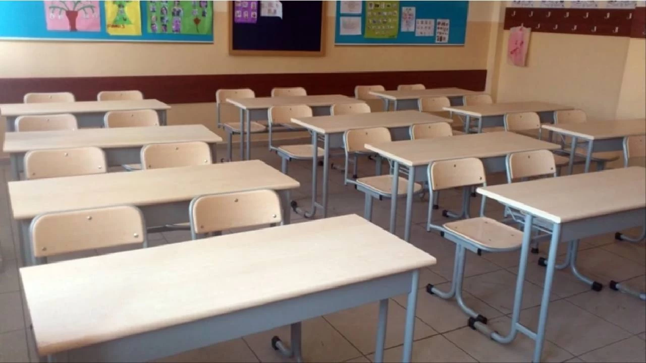 ��retmenler bug�n derslere girmedi