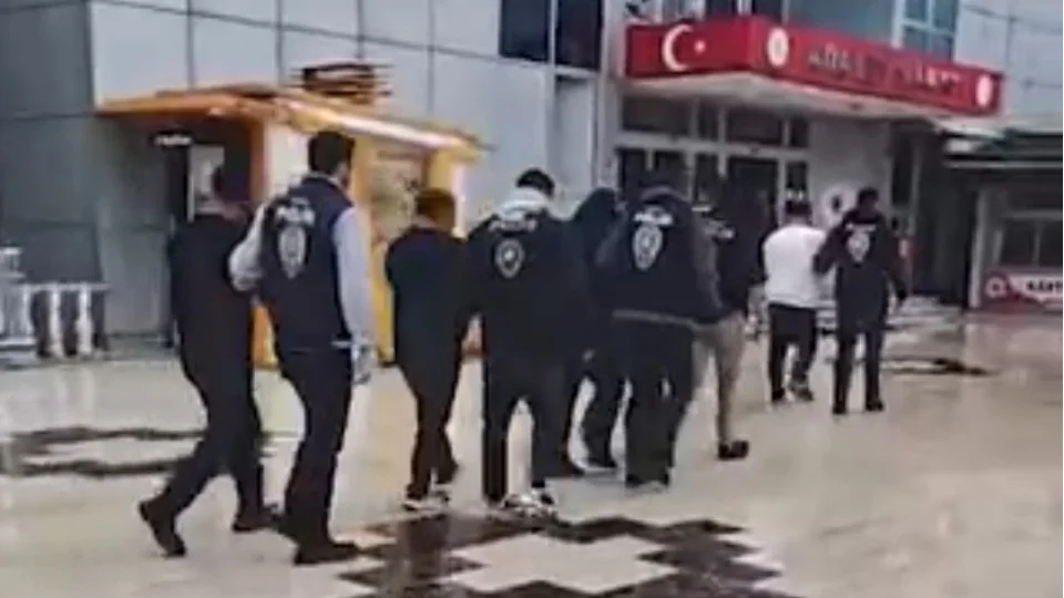 Ordu merkezli 17 ilde doland�r�c�l�k operasyonuna 8 tutuklama