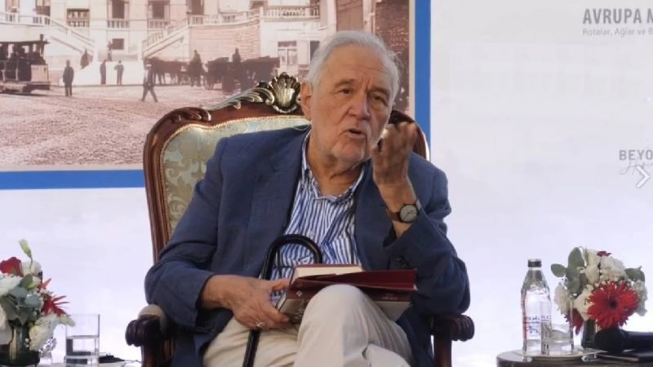 Ortaylı, "Yabancı göçmen istenen bir şeydir ama rastgelesi değil. Rastgelesi başka türlü hastalıklar yaratır ve Türkiye bunu kaldıramaz” dedi