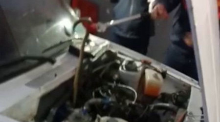 Otomobil servisinde yılan paniği