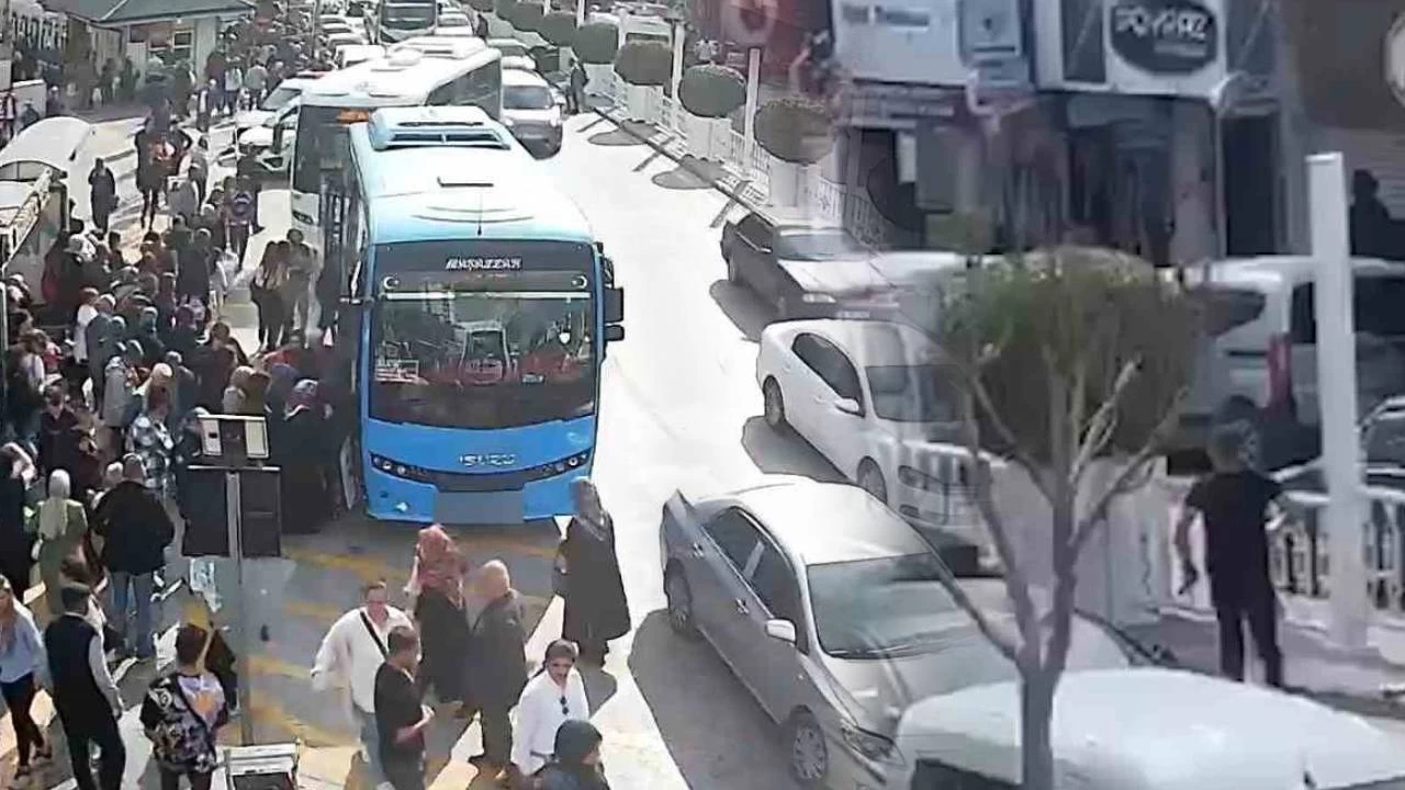 Otomobil sürücüsü, kendisine sopayla saldıran halk otobüsü şoförünü vurdu