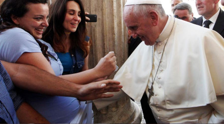 Papa Francis, talyan genlerden ikayeti
