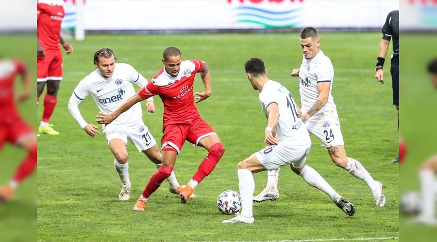 Paa yenilgiyi unutan Antalyaspor'a kar