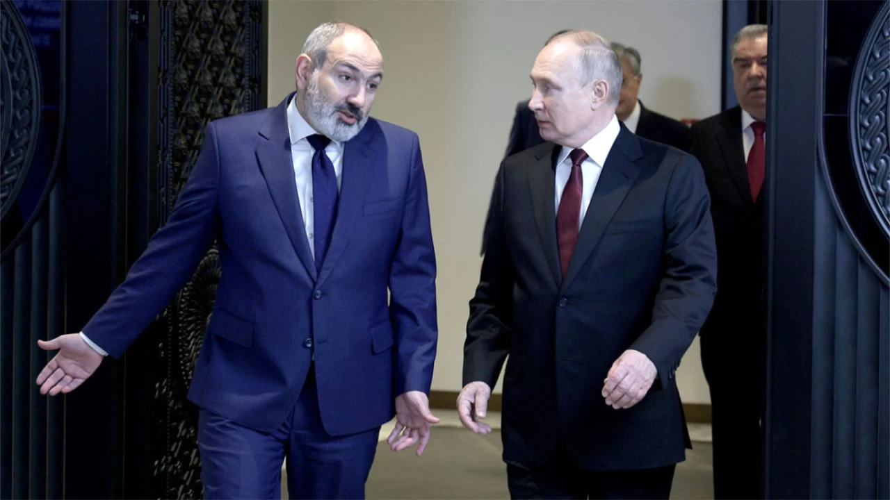 Paşinyan, AB ile ilgili attıkları adımları Putin'e izah etti
