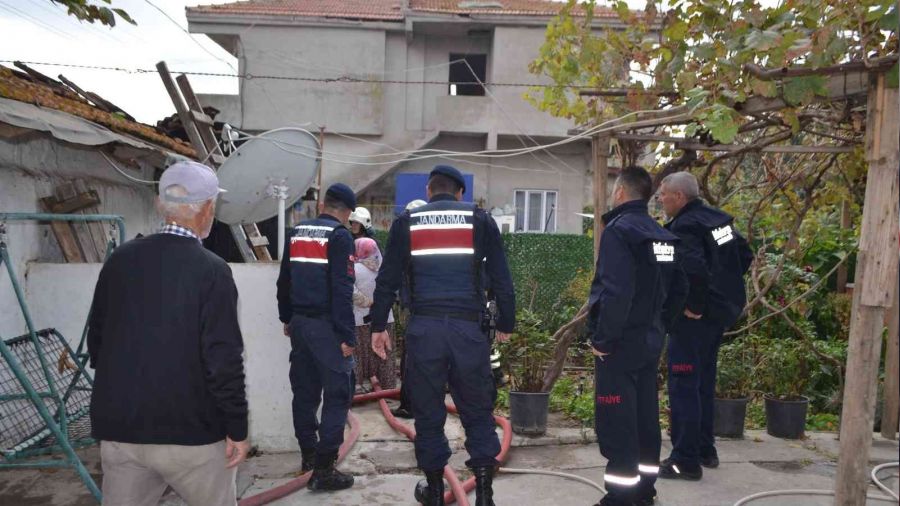 Patlama sesine çıktılar, yangınla karşılaştılar
