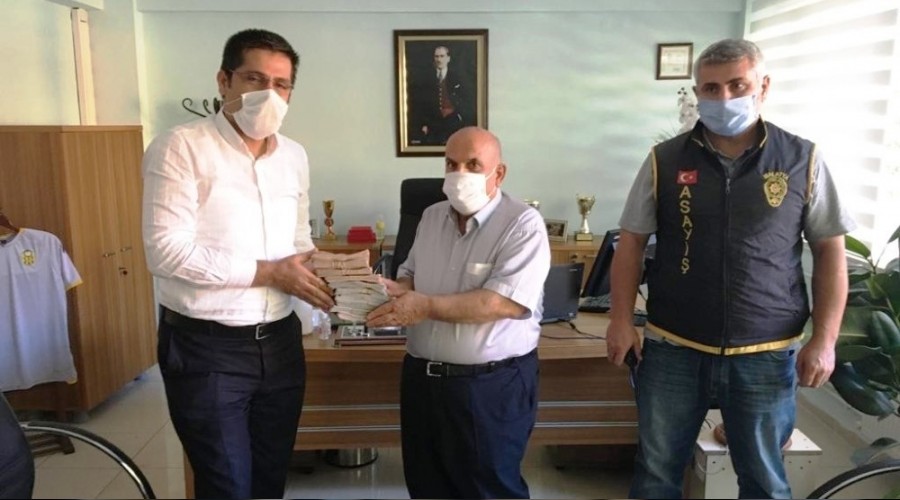 Polis 100 bin TL'lik dolandırıcılığı son anda engelledi