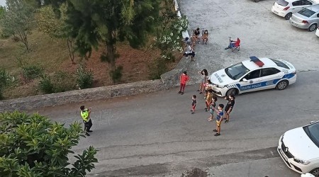 Polis, ocuklar ikna etti