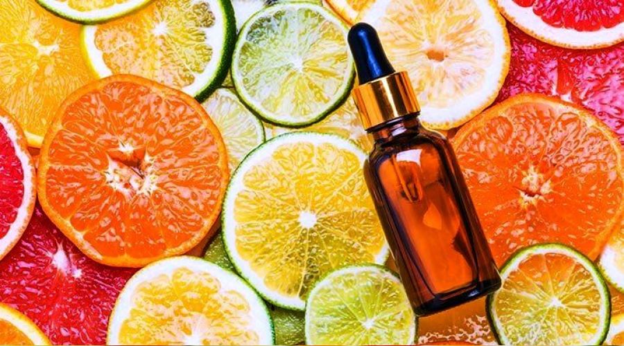 Pürüzsüz ciltler için C vitamininin yüz bakımına faydaları