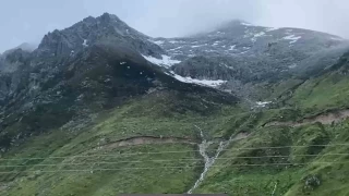 Rize'nin Kavrun Yaylas Haziran aynda beyaza brnd