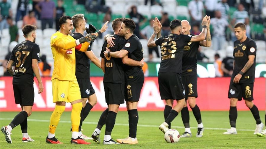 Rizespor evinde 3 puan peşinde