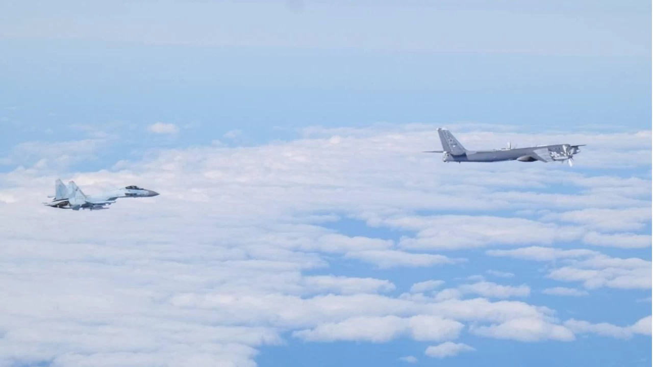 Rus savaş uçaklarına karşı Japonya jetleri havalandı
