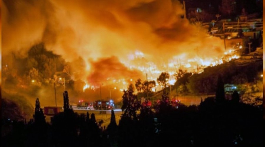 Samos'u deprem sonras� yang�n vurdu