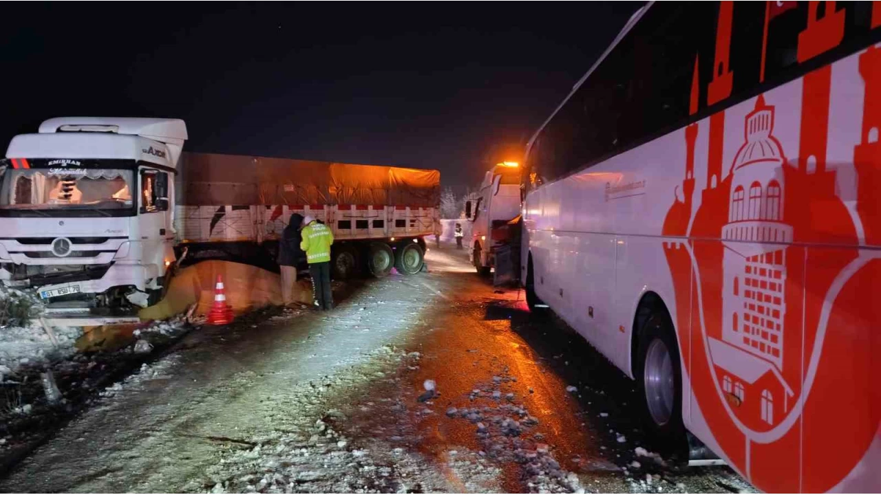 Samsun-Ankara yolunda faciaya ramak kaldı: 5 yaralı