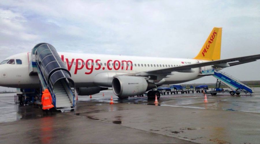 Samsun-�stanbul u�a�� acil ini� yapt�