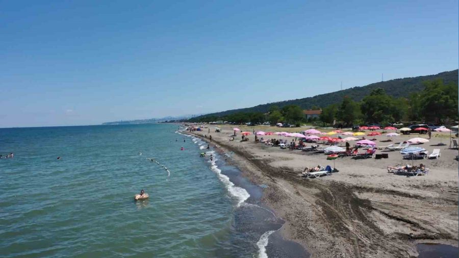 Samsun plajlar� hareketlendi