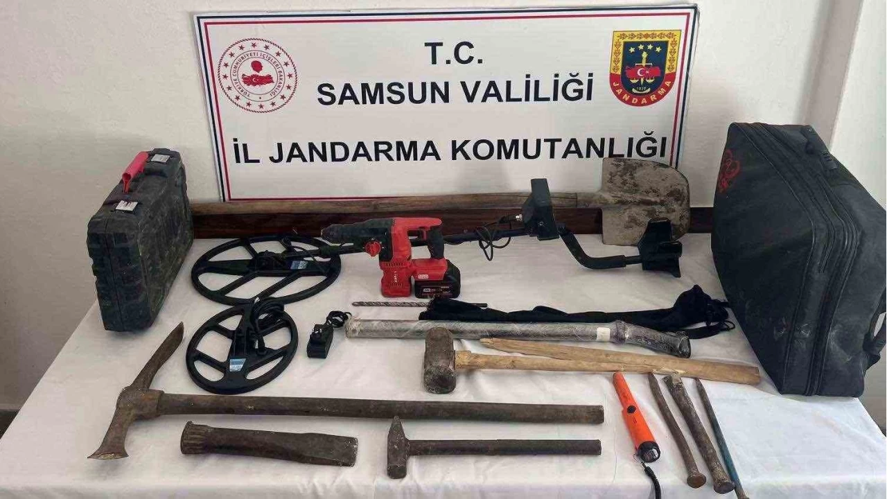 Samsun'da kaak kaz yapan 3 kii jandarmaya yakaland
