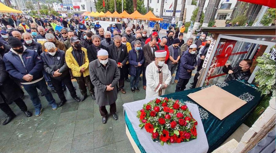 Sanatçı dostları Akrep Nalan'ı yalnız bıraktı