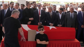 Sanatçı Kenan Işık, Ankara'da son yolculuğuna uğurlandı