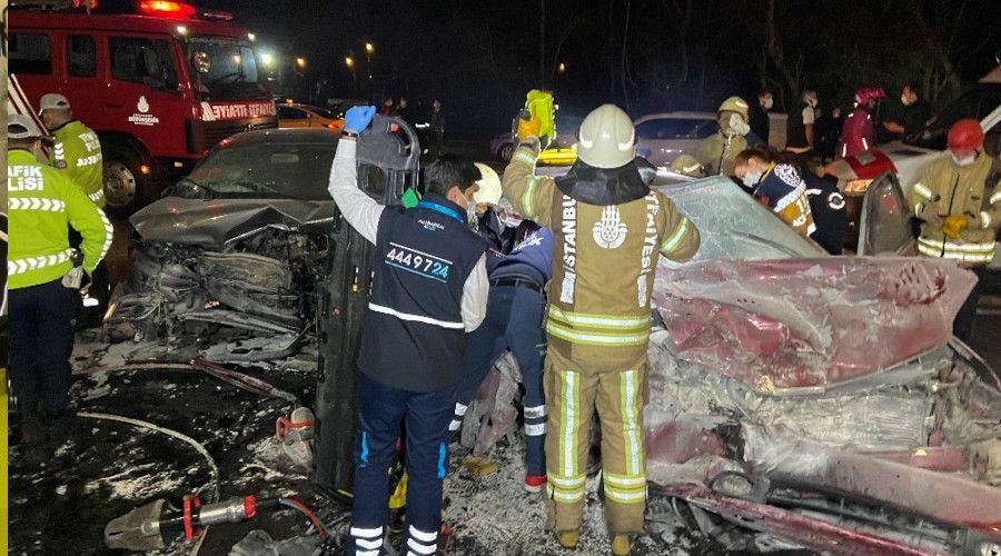 Sar�yer'de feci kaza: 2 yaral�