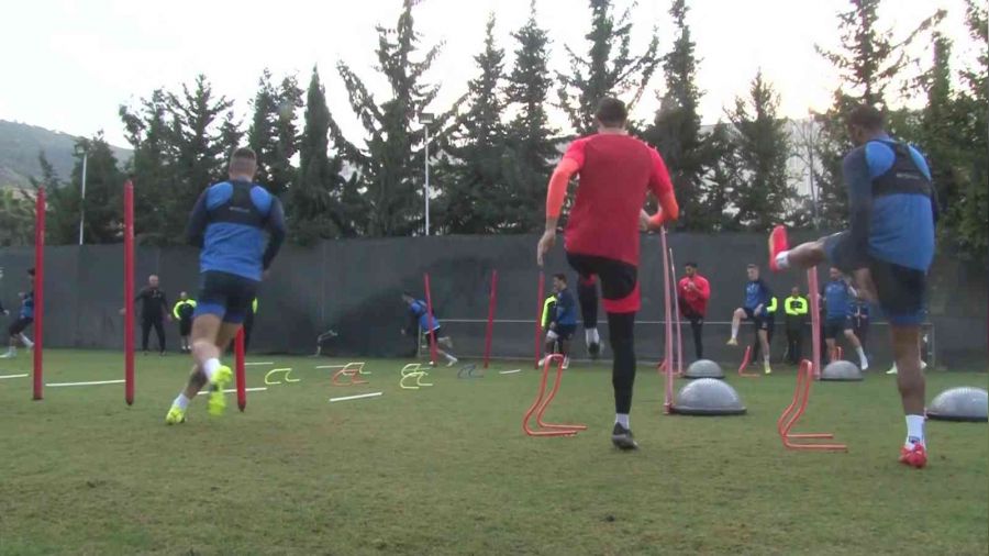 Savunma ve orta sahaya transfer yapacaklar