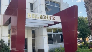 Seferihisar Belediyesi'ne operasyon: 6 g�zalt�