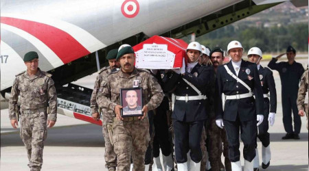 Şehit polisin naaşı Tokat'a getirildi