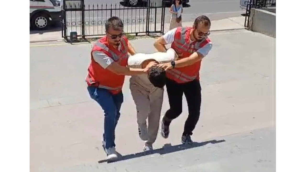 �ehitlerle dalga ge�en �ah�s tutukland�