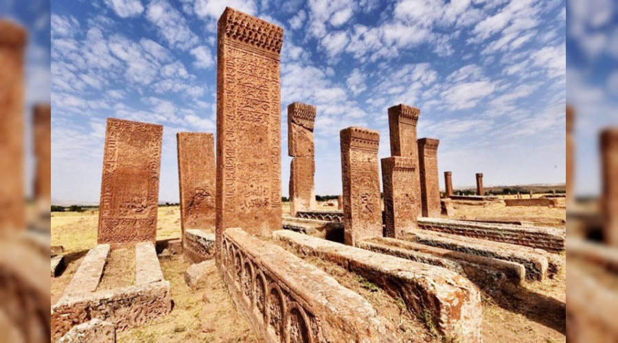 Sel�uklu Mezarl���'na ilgi b�y�k