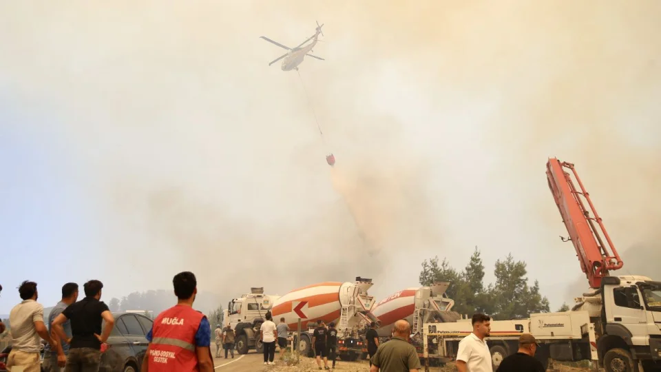 Seydikemer�de hastane ve evler bo�alt�ld� 