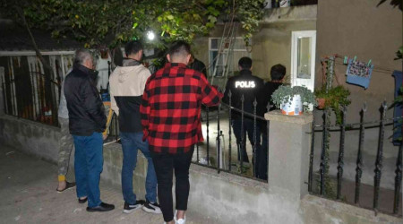 Sigara içmek için çıktığı 3. katın balkonundan düşerek hayatını kaybetti