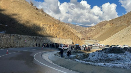 Siirt'te minibs devrildi: 6's ar 12 yaral