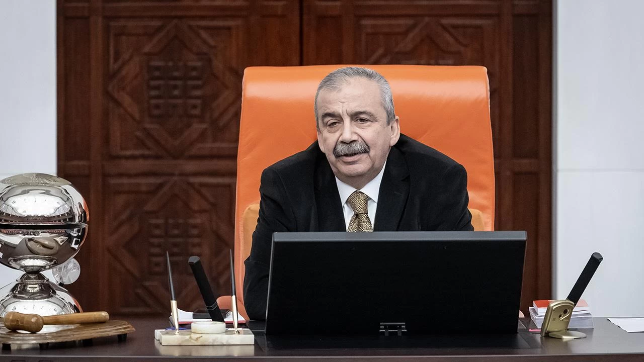Sırrı Süreyya Önder'in durumu kritik, hastaneden açıklama geldi