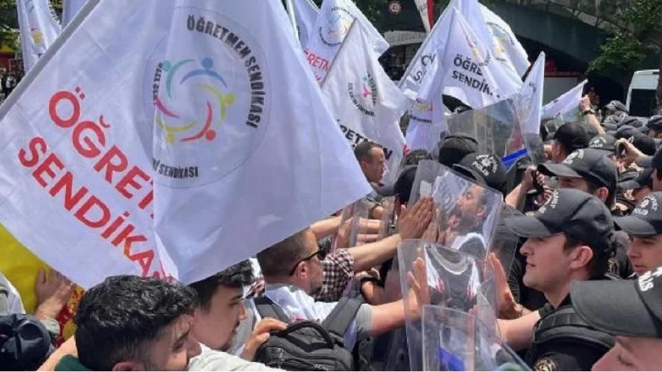 Siyasi protestolar ve sokak siyasetinin g�c�