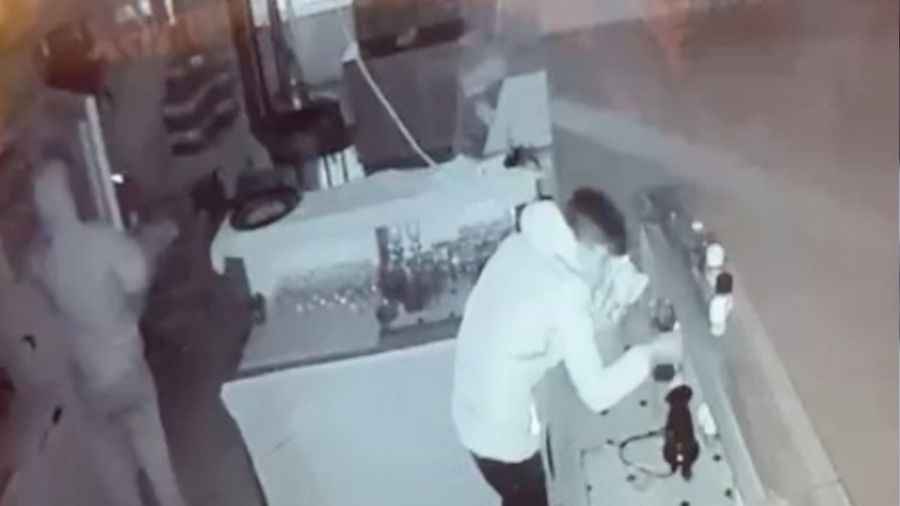 SMA hastası Arya bebeğin yardım kumbarasını çaldılar