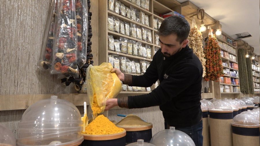 Soğuk havada vatandaşlar aktarlara yöneldi