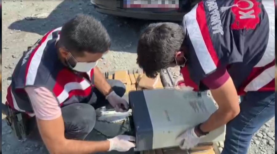 Solunum cihaz�ndan 65 kilo eroin ��kt�