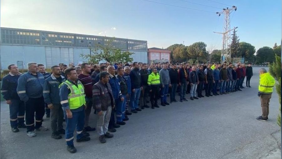 Somalı madencilerden şehit madenciler için saygı duruşu
