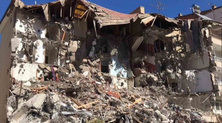 Sonradan afet bölgesine dahil edilen Elazığ'da ağır hasarlı bina sayısı artıyor
