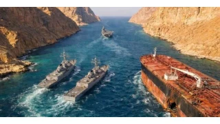 Suudi Arabistan ve İran petrolü taşıyan tankerler Hürmüz Boğazı'ndan geçti