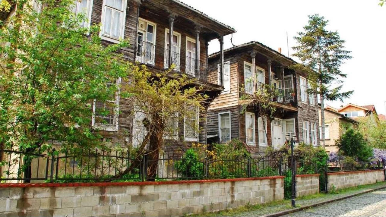 Tarihi Bartn Evleri: Ahabn zarafeti