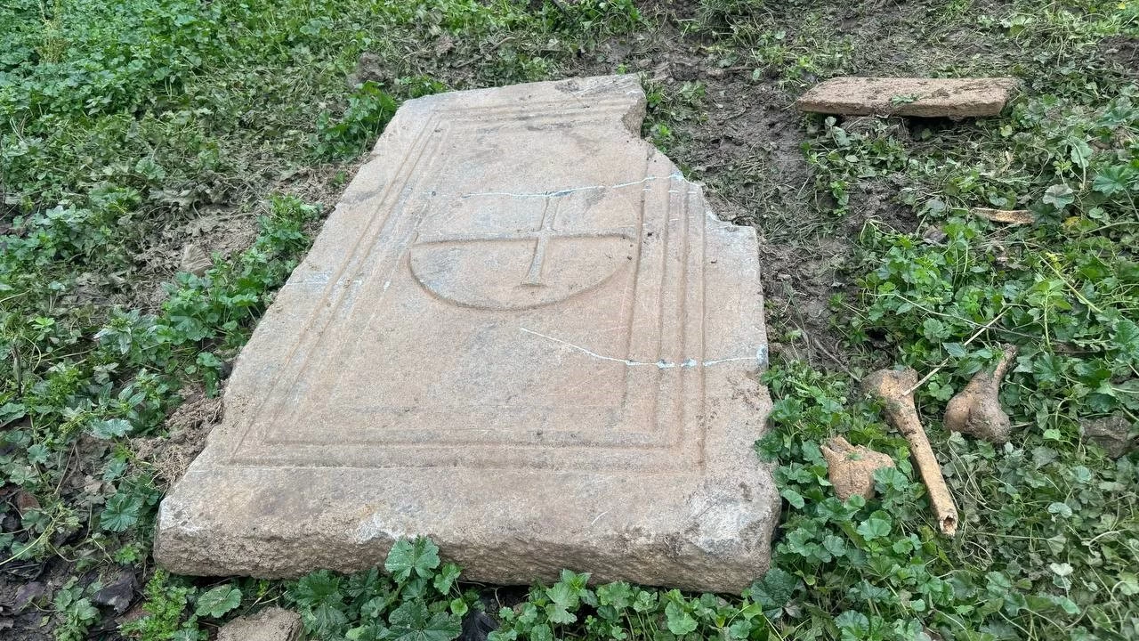 Tarlay� s�rerken Lahit bulundu