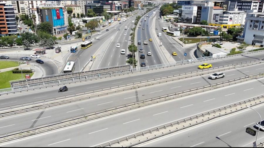 Tatilciler dönmedi, İstanbul'da yollar boş kaldı