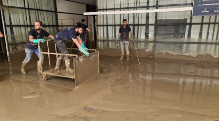 Tekstil fabrikası sular altında kaldı