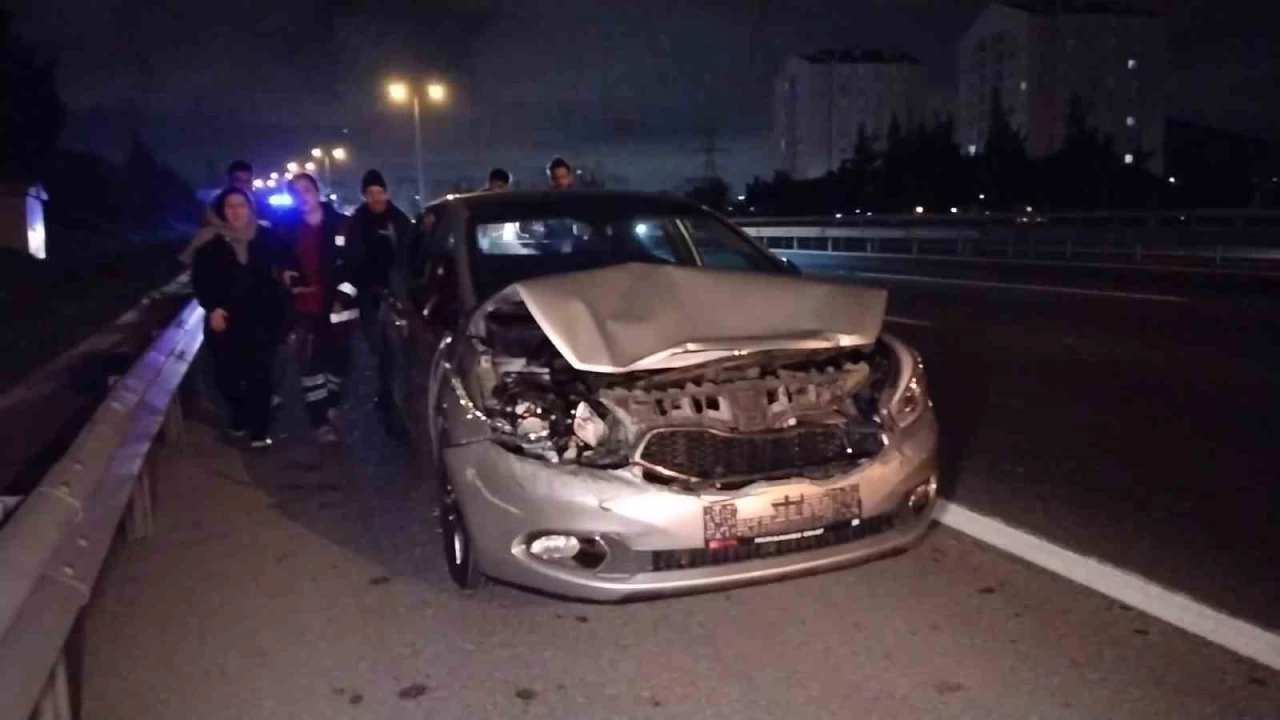 Tem Otoyolu'nda 3 ara� zincirleme kazaya kar��t�