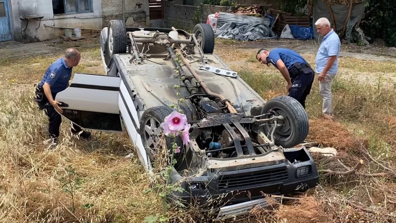 Ters d�nen otomobilde yaral� arad�lar