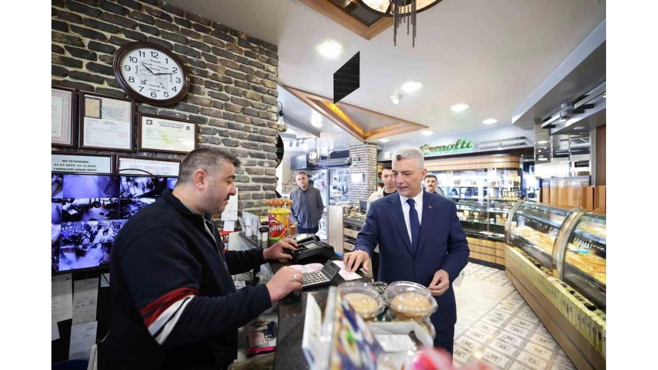 Ticaret Bakan� Bolat'tan esnafa boykot deste�i