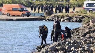 Trabzon'da dalgalara kapılan 2 kişiyi arama çalışmalarına ara verildi