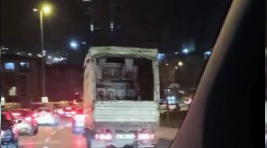 Trafi�i tehlikeye d���ren kamyonet s�r�c�s� g�zalt�na al�nd�