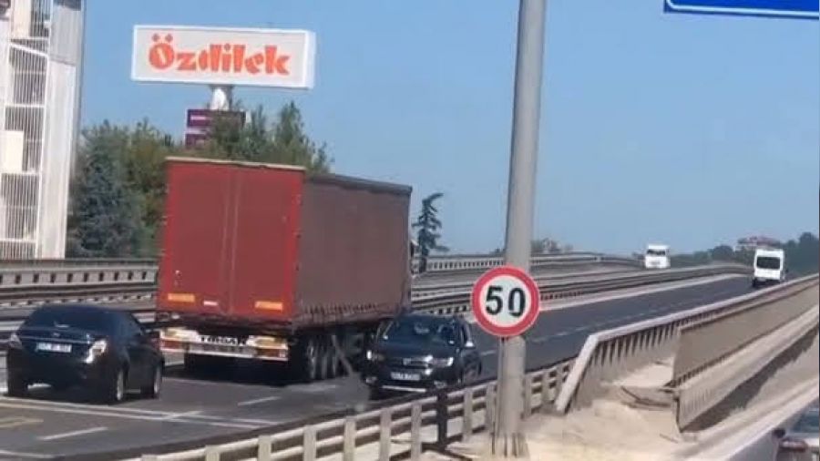 Trafikte geri geri giden srcye ceza yad